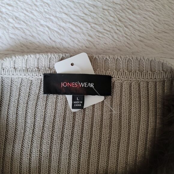 𝅺jones wear| Faux Fur knit Vest| LG - Picture 3 of 6